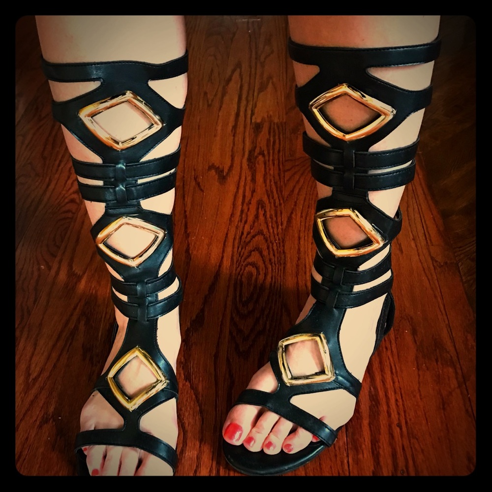 Black and Gold Gladiator Sandals - size 6.5